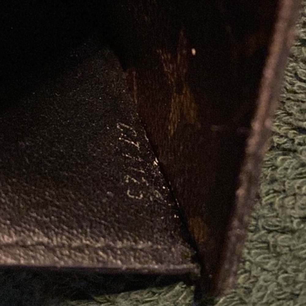 Authentic Louis Vuitton in excellent used condition - Picture 4 of 4